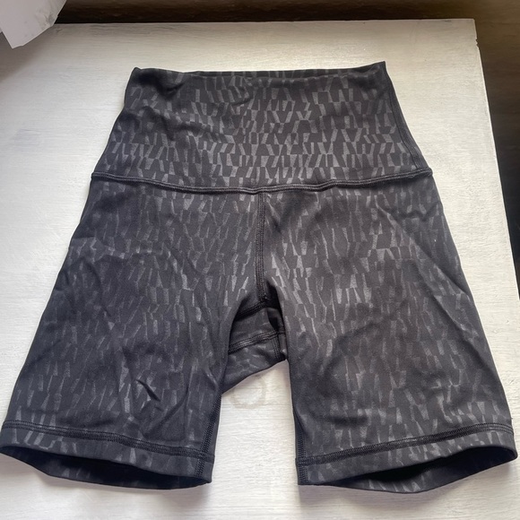 Lululemon Align High rise short 6” - Picture 3 of 5